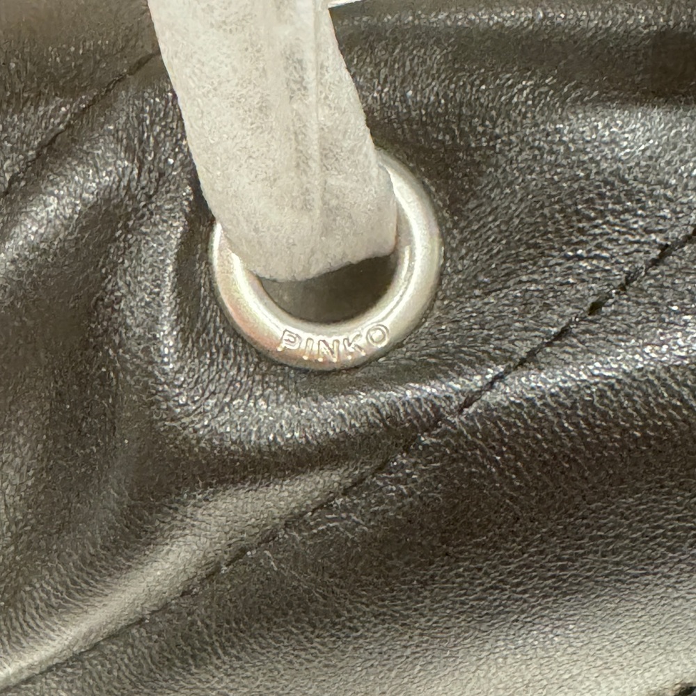 Genuine Lambskin Leather Quilted Shoulder Bag – Soft & Chic 22CM - Picture 4 of 12